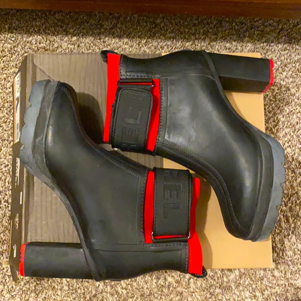 Sorel waterproof heeled boots with Velcro strap